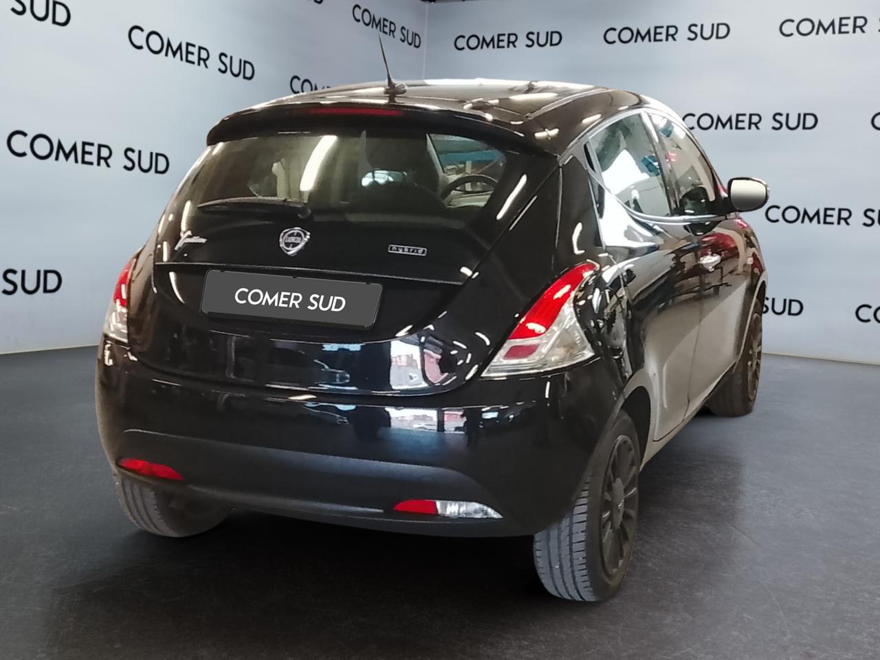 LANCIA Ypsilon III 2021 - Ypsilon 1.0 firefly hybrid Silver s&s 70cv