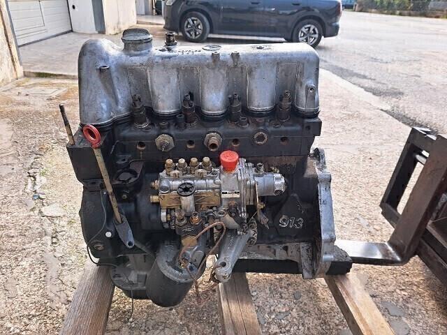 MERCEDES W115 \8 200D - RESTAURO DA ULTIMARE