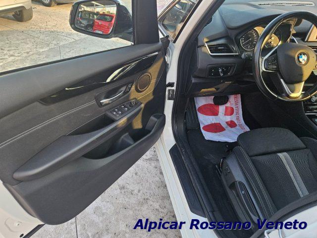 BMW 220 i Active Tourer Luxury autom.