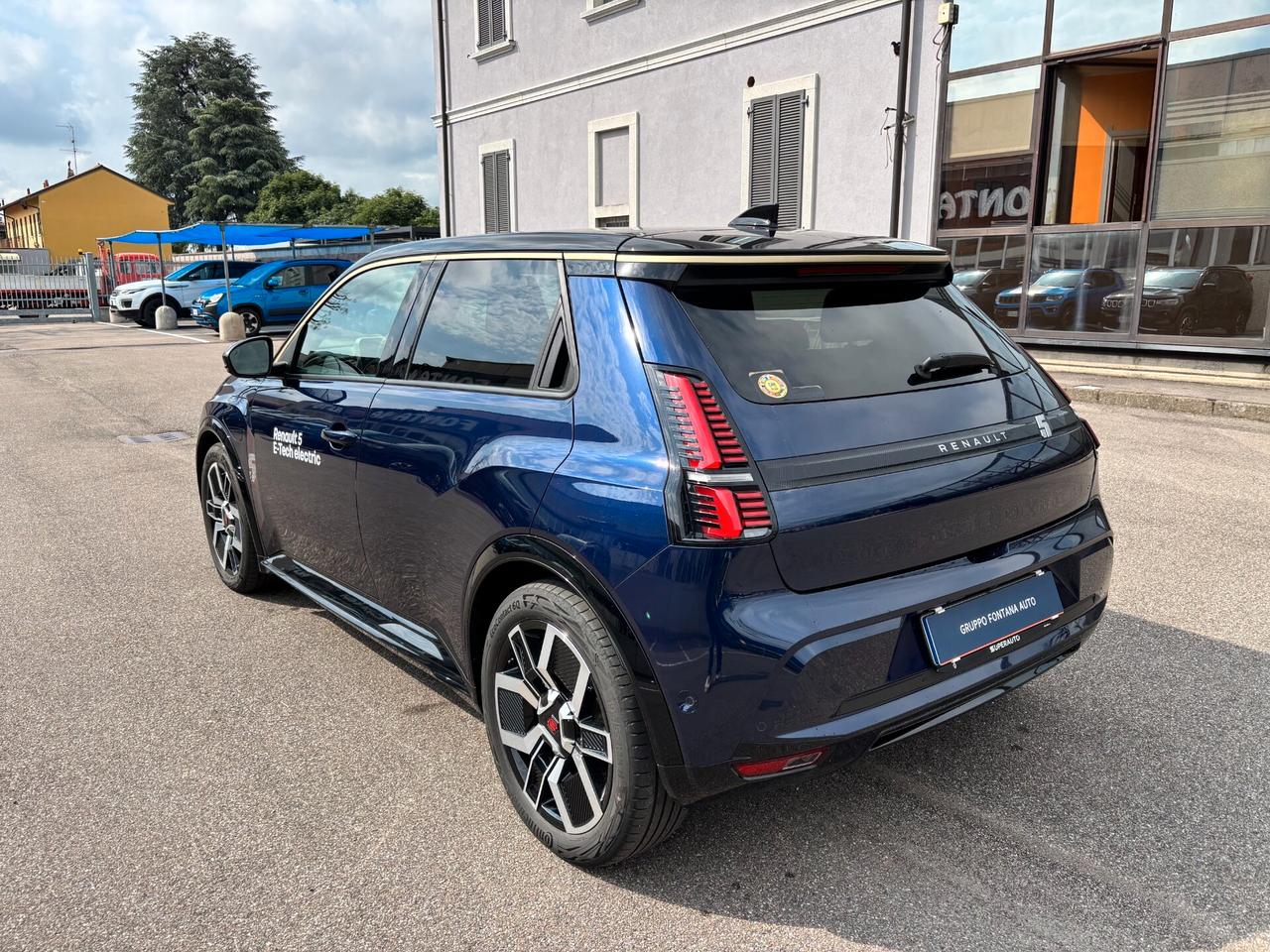 Renault 5 E-Tech Electric Blu