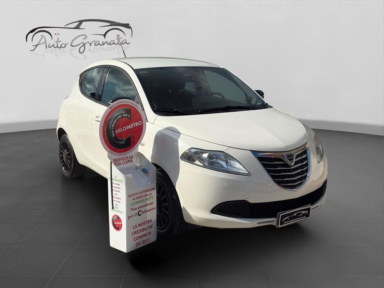 Lancia Ypsilon 1.2 69cv GPL Elefantino Rosa