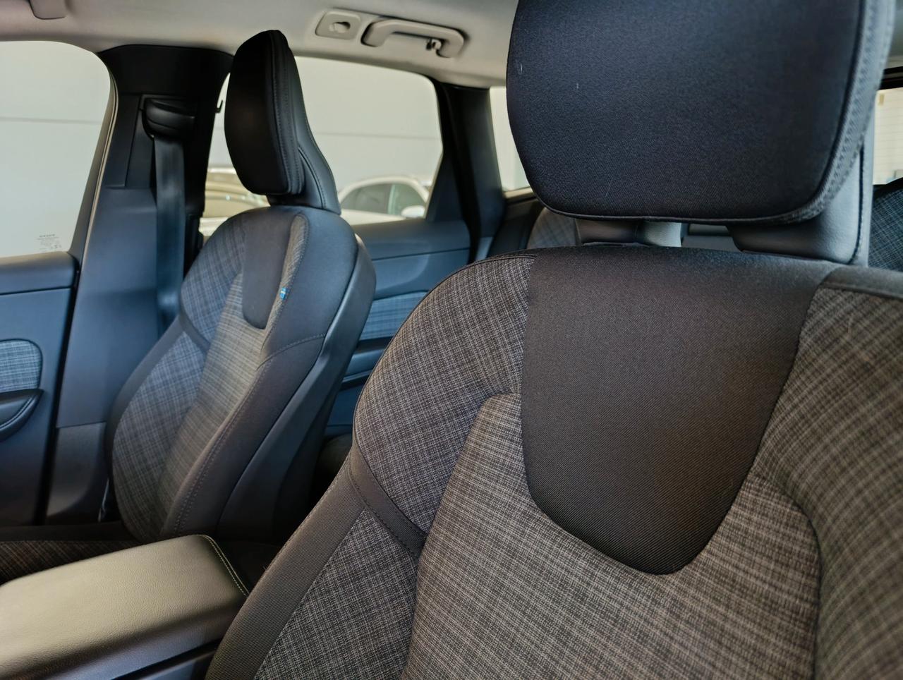 Volvo XC60 2.0 b4 Core awd auto