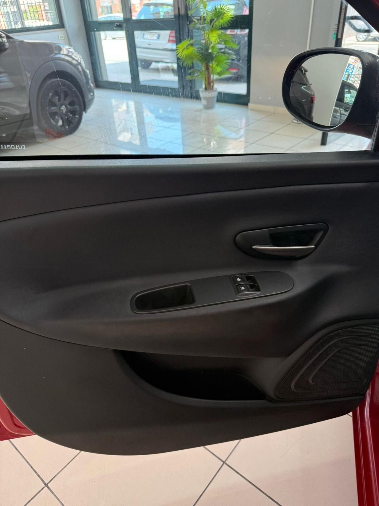 Lancia Ypsilon 1.2 69 CV 5 porte GPL Ecochic Gold