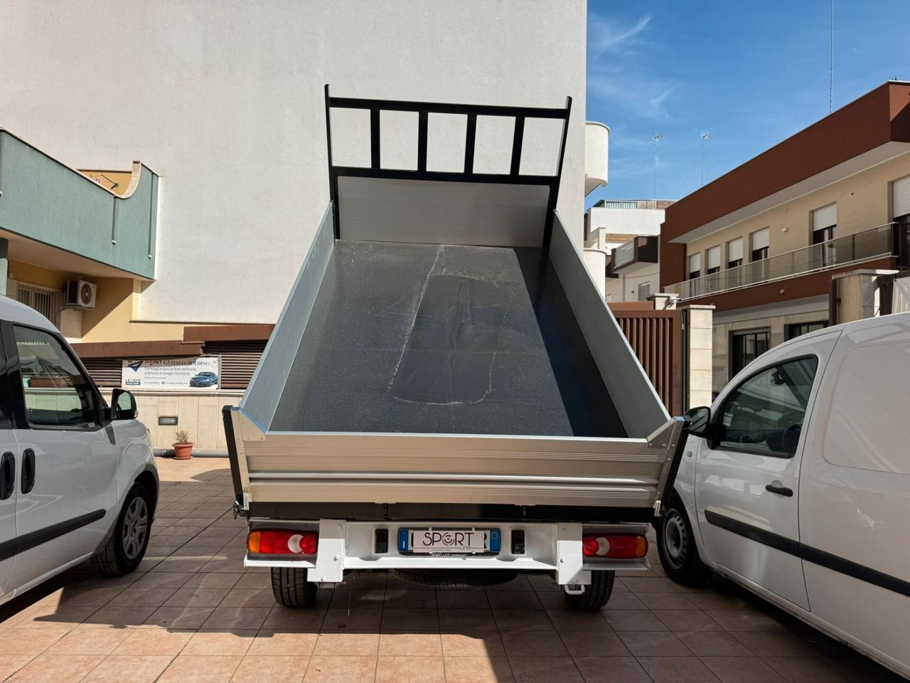 Citroen JUMPER 2.2 140CV RIBALTABILE TRILATERALE