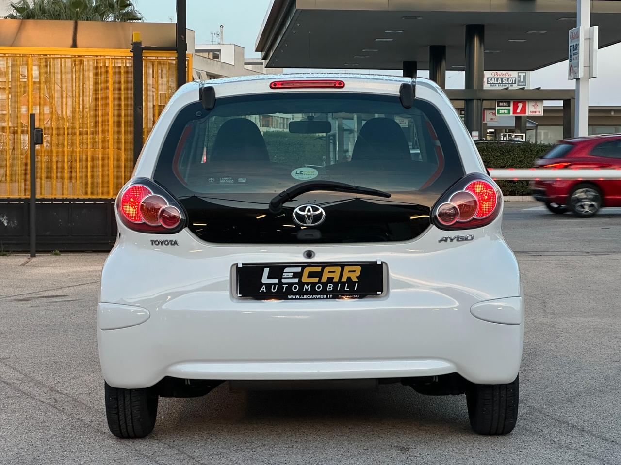 TOYOTA Aygo 1.0 VVT-i 5 porte Lounge Connect M-MT