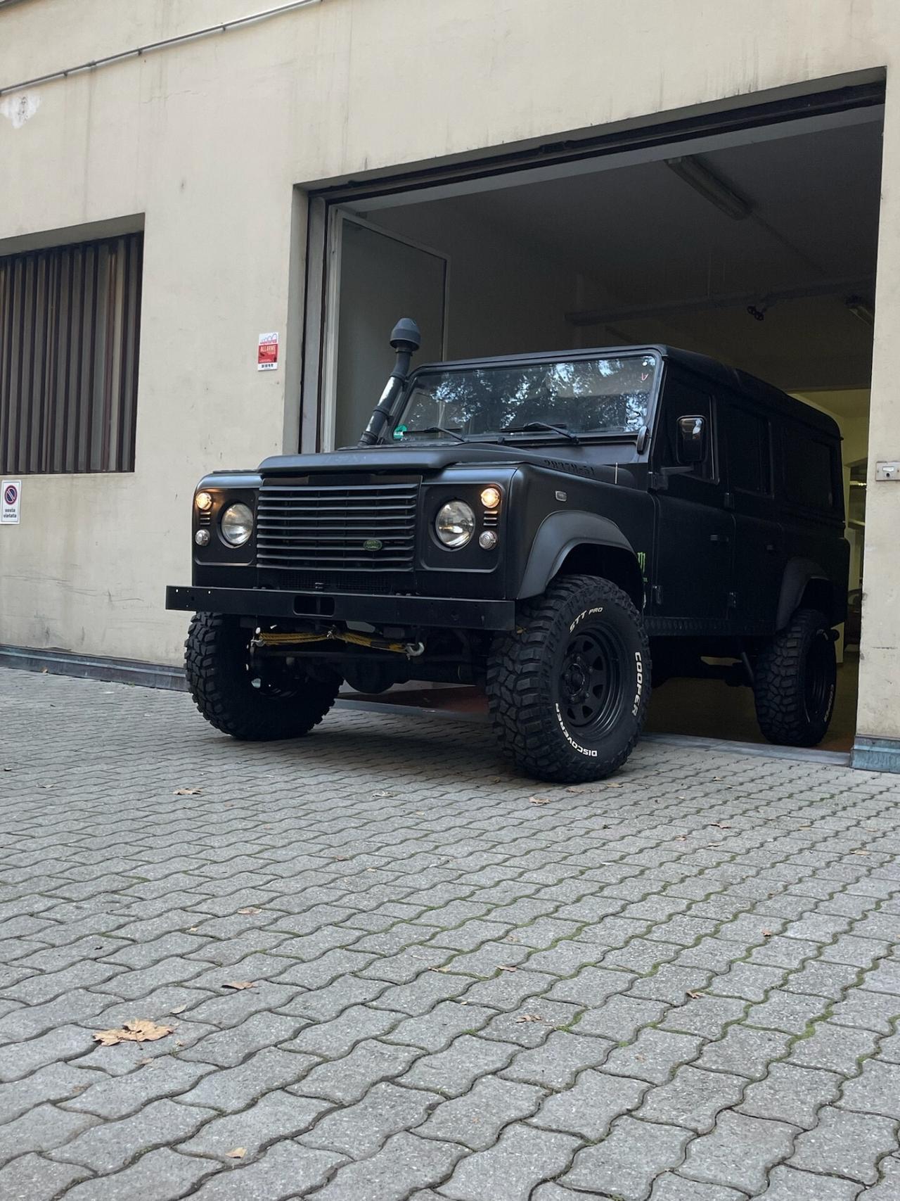 Land Rover Defender 110 TD4 7 POSTI -LIBRETTO TAGLIANDI