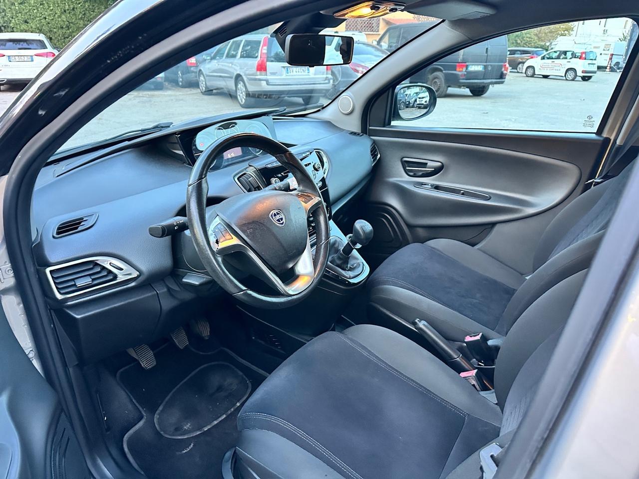 Lancia Ypsilon 1.2 69 CV Platinum Solo 115mila km