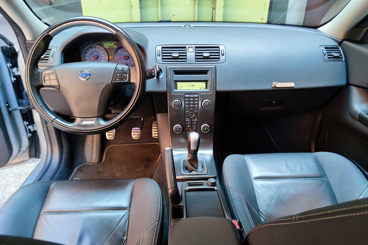 VOLVO C30 D3 R-design