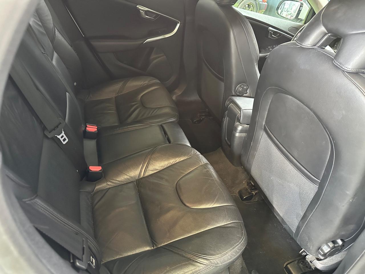 Volvo V40 2.0 D4 Geartronic R-design 177cv