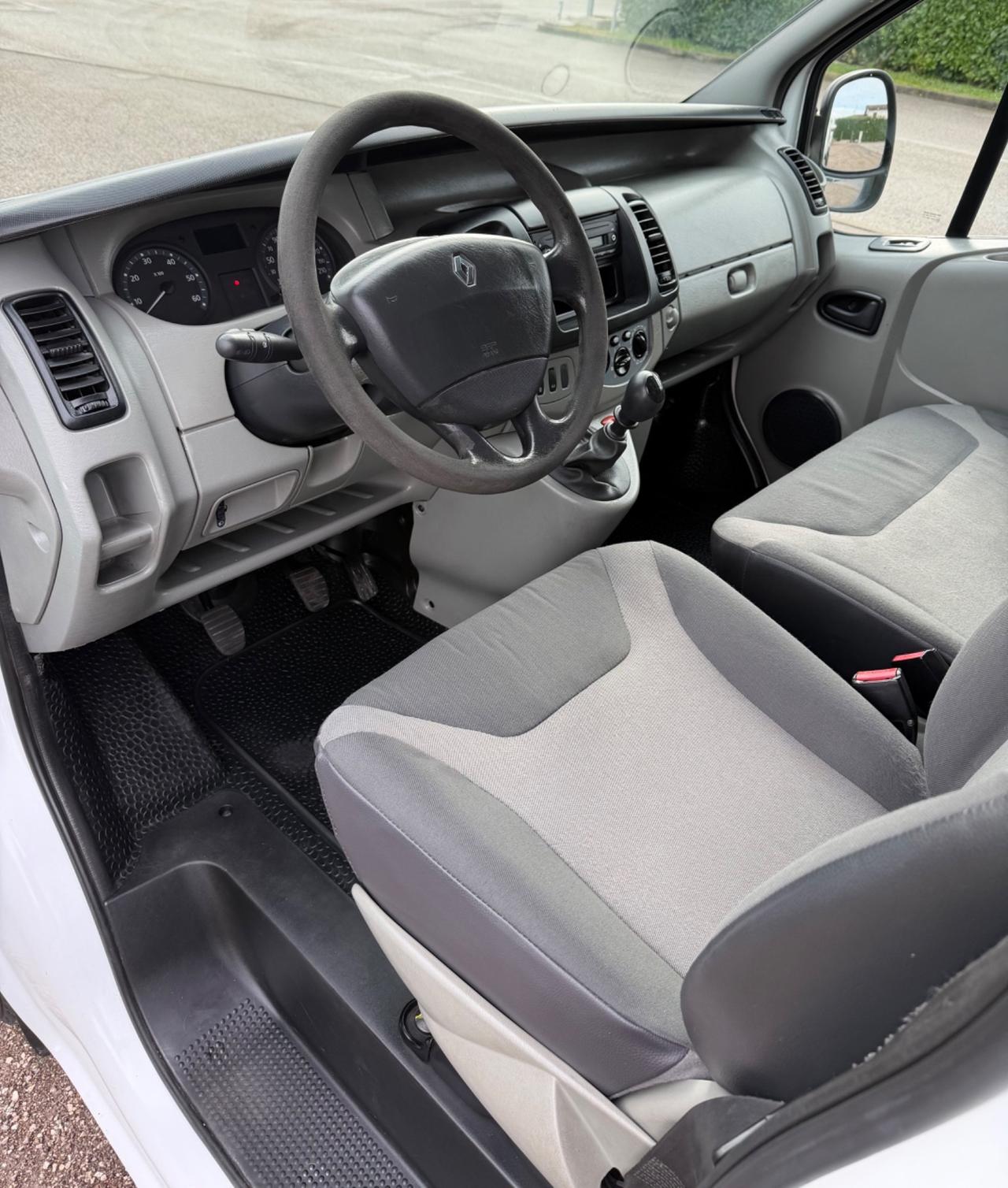 RENAULT TRAFIC 2.0 CTDi 115 CV 6 MARCE CLIMA AUTO