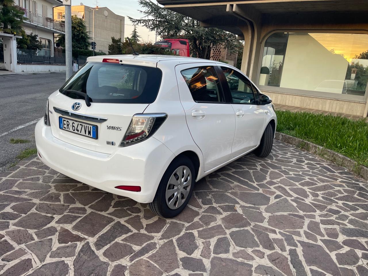 Toyota Yaris 1.5 Hybrid 5 porte Lounge