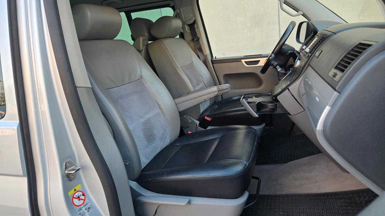 Volkswagen Transporter Caravelle 2.5 TDI/174CV 4mot. highline