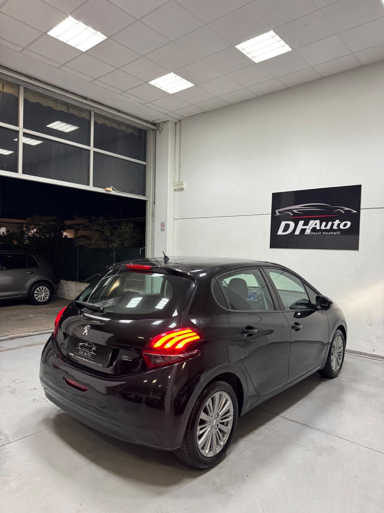 Peugeot 208 PureTech 82 5 porte Allure