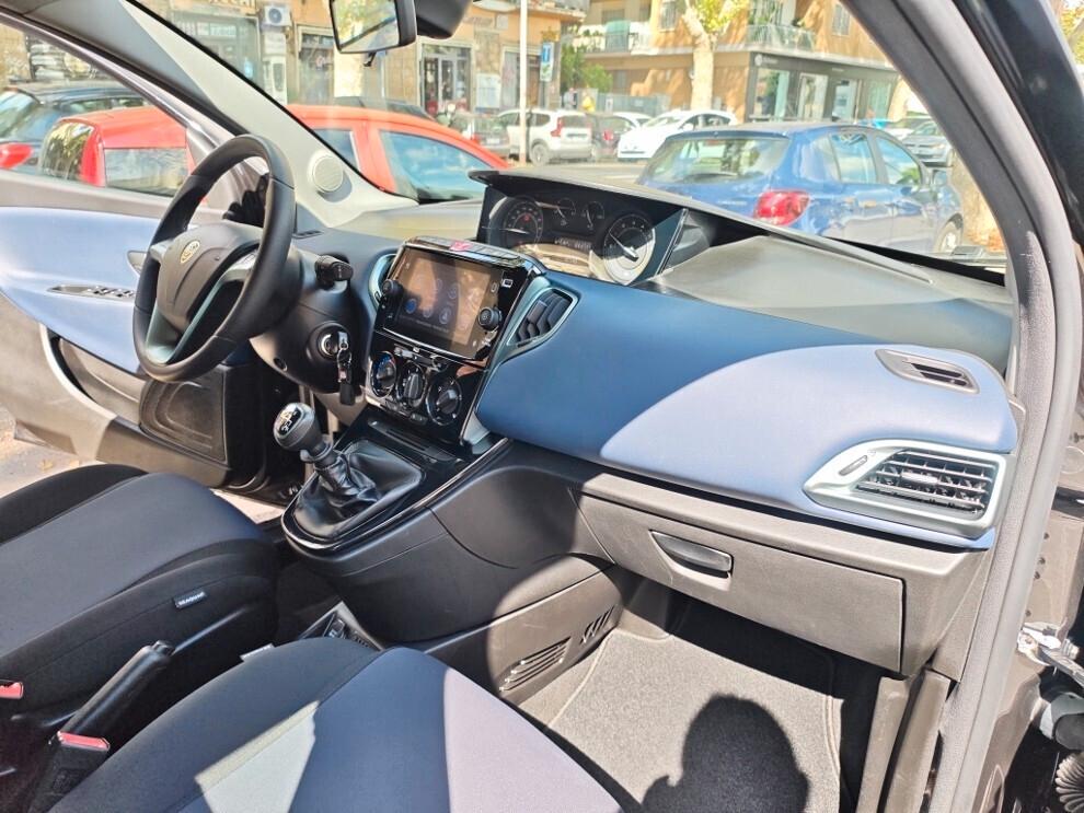 Lancia Ypsilon 1.0 Hybrid PLATINO SENZA VINCOLI DI FINANZIAMENTO