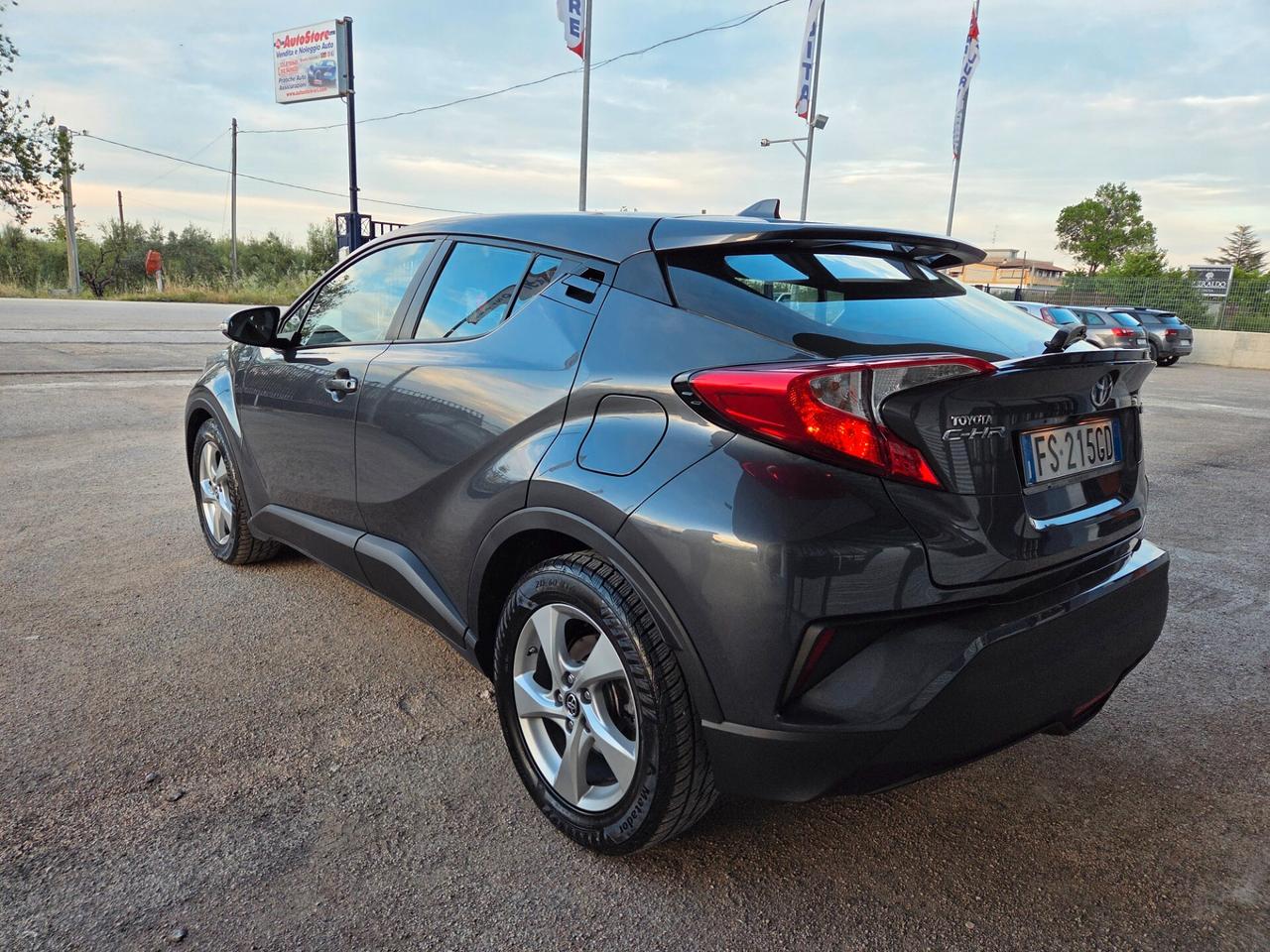 Toyota C-HR 1.8 Hybrid E-CVT Active