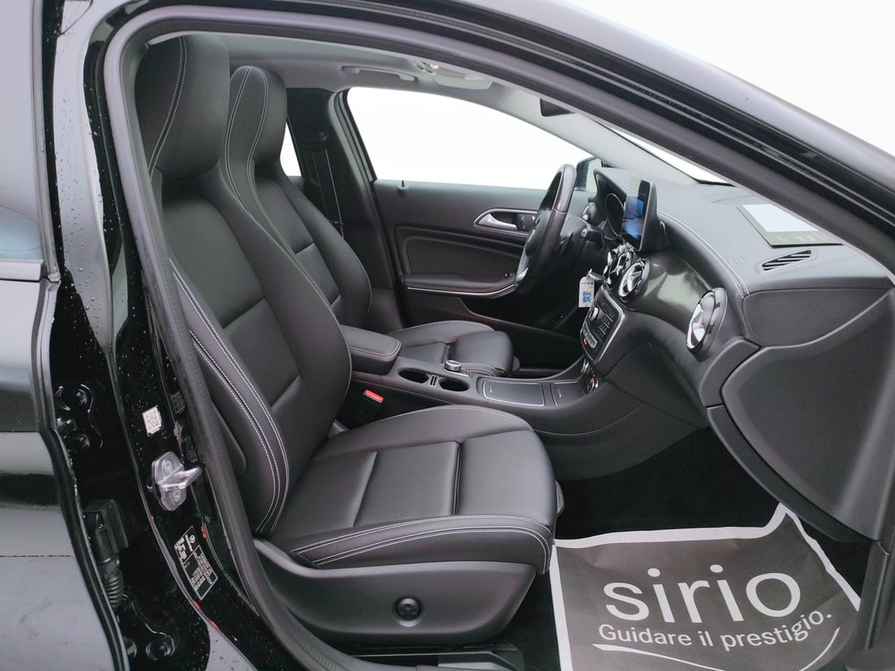 Mercedes-Benz GLA-X156 2017 - GLA 200 d Night Edition 4matic auto