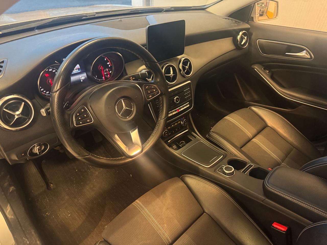 Mercedes-Benz GLA 180 180 d Sport auto UNICO PROPRIETARIO