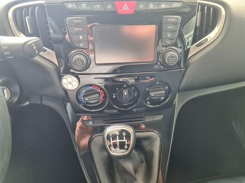 Lancia Ypsilon 1.2 69cv Platinum