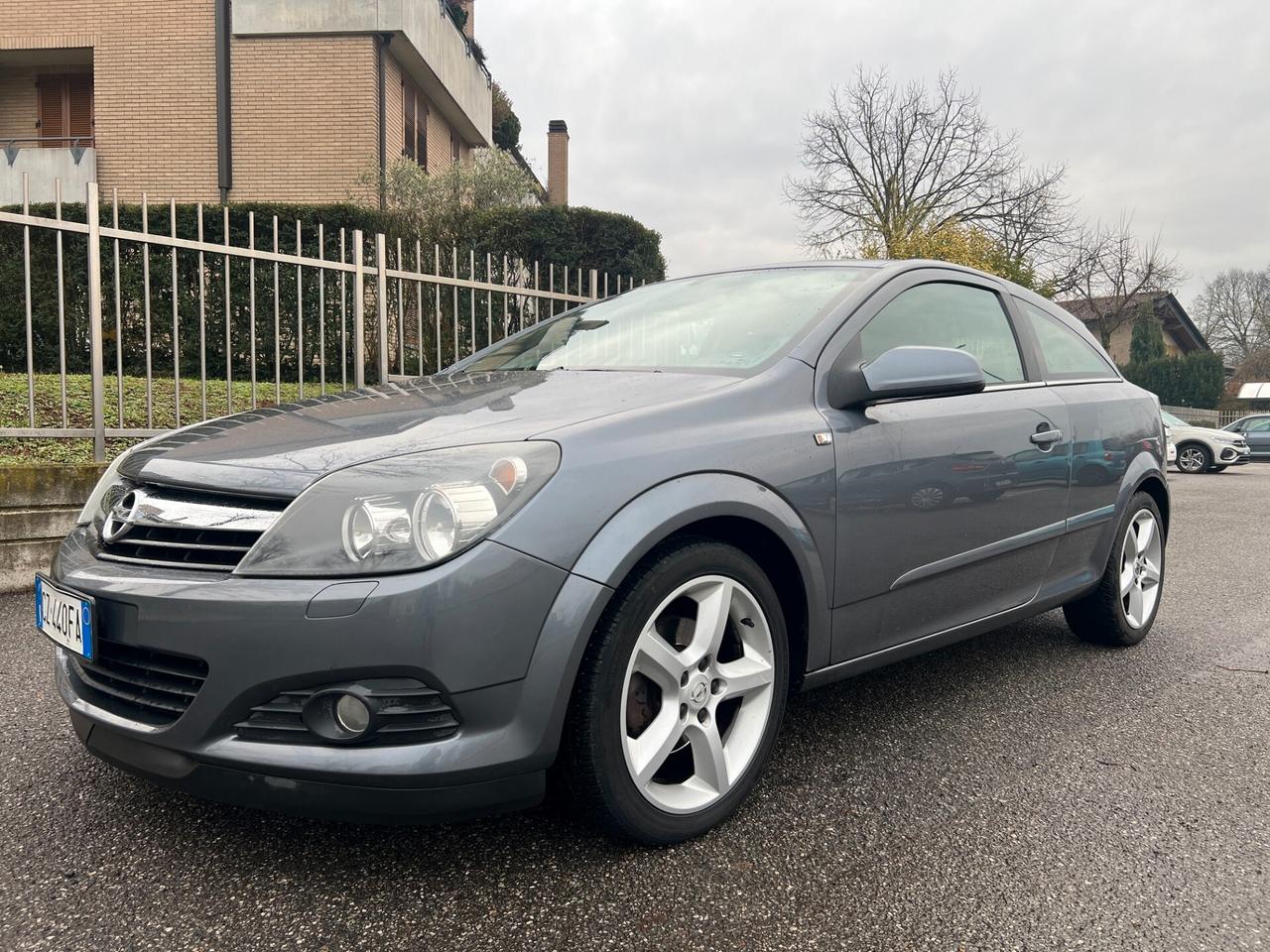 Opel Astra opel astra 1.7 cdti coupe GTC