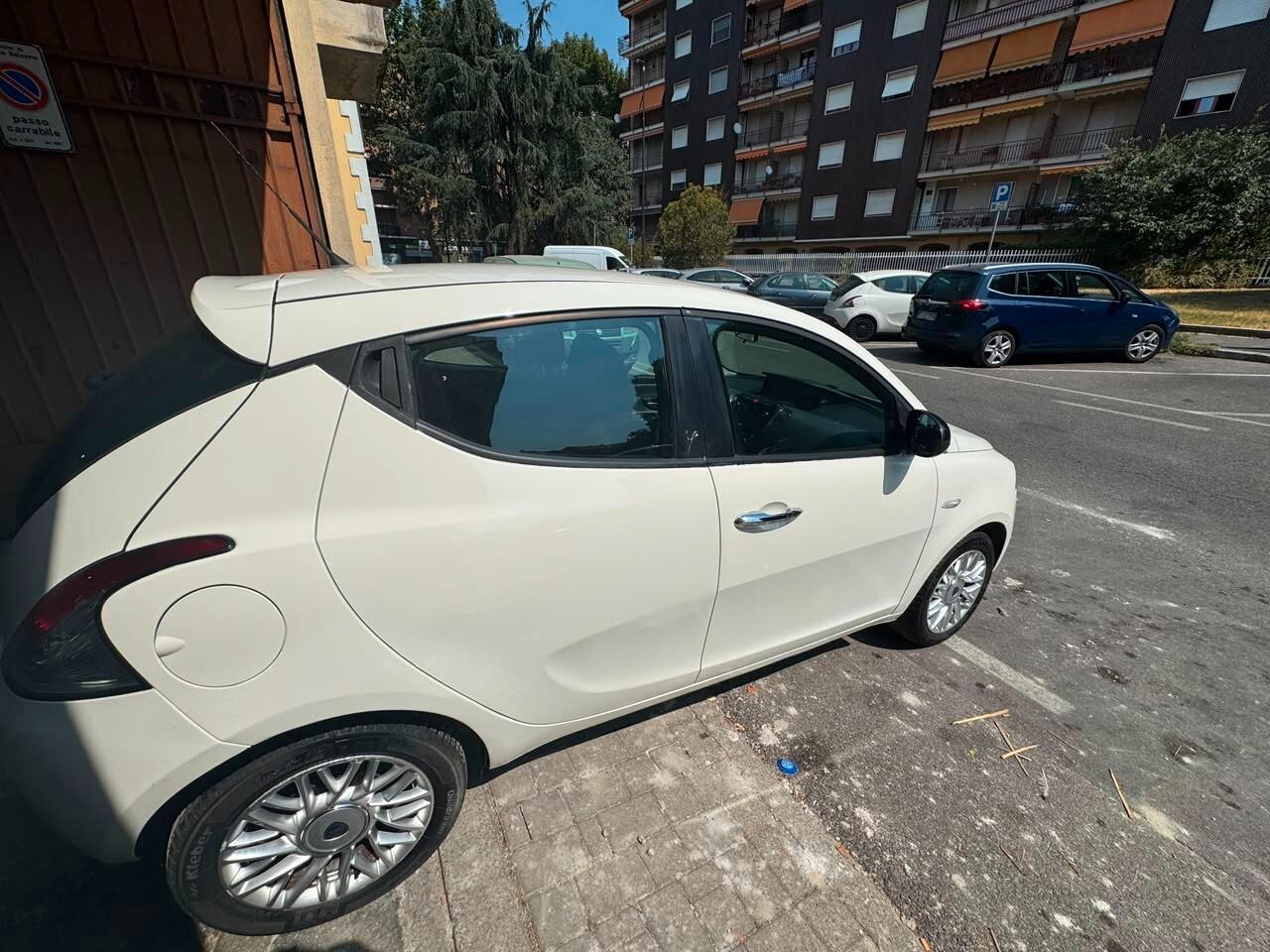 Lancia Ypsilon 1.2 69 CV 5 porte Elle