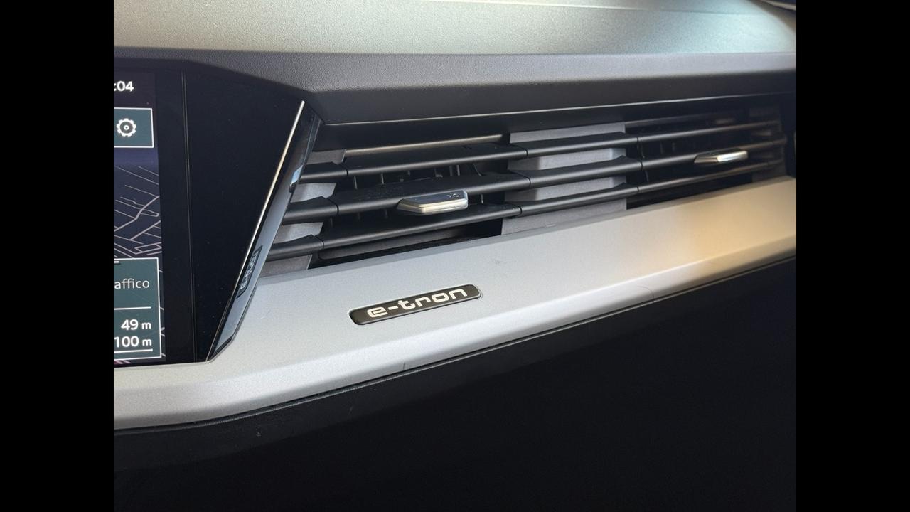 AUDI Q4 e-tron - Q4 Sportback e-tron 40 Business Advanced