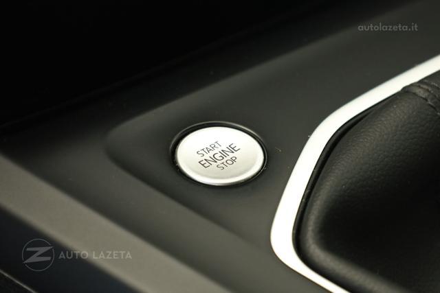 VOLKSWAGEN Golf 1.5 TSI Life