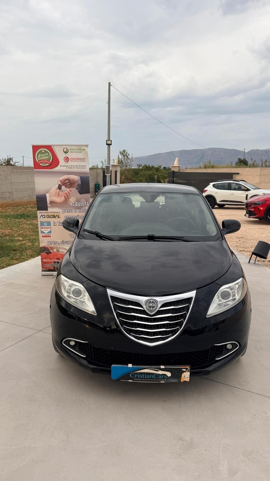Lancia Ypsilon 1.3 MJT 16V 95 CV 5 porte S&S Silver