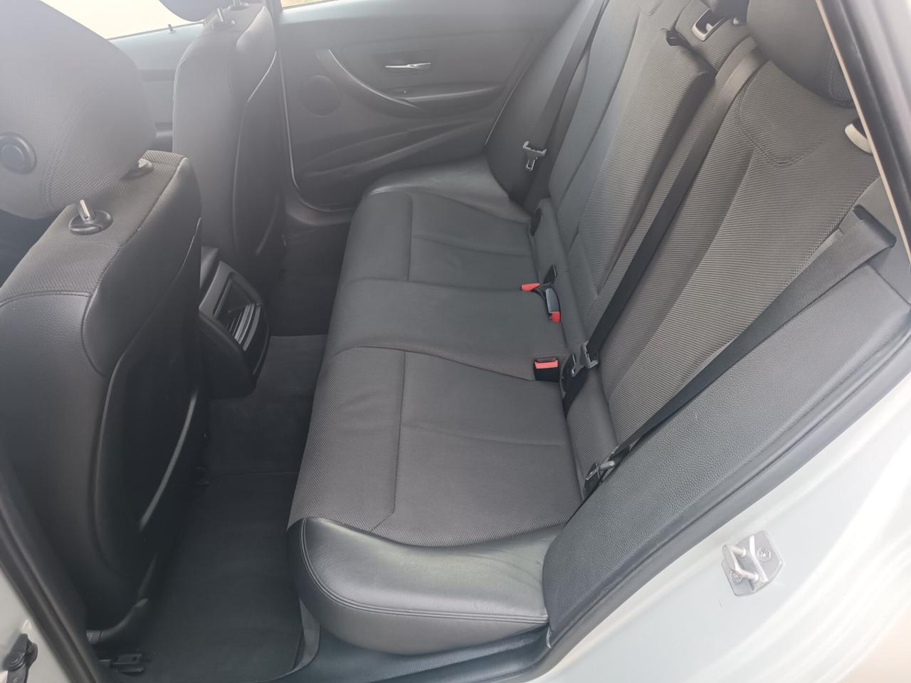 Bmw 318d xDrive Touring Modern xeno