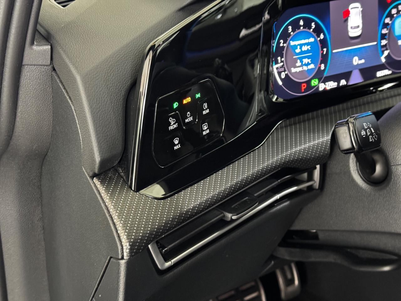 Volkswagen Golf 1.5 TSI 150 CV EVO DSG R-Line