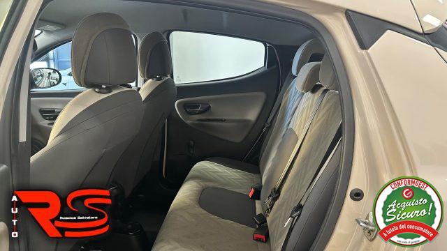 LANCIA Ypsilon 1.2 69 CV 5 porte Gold Adatta Neopatentati