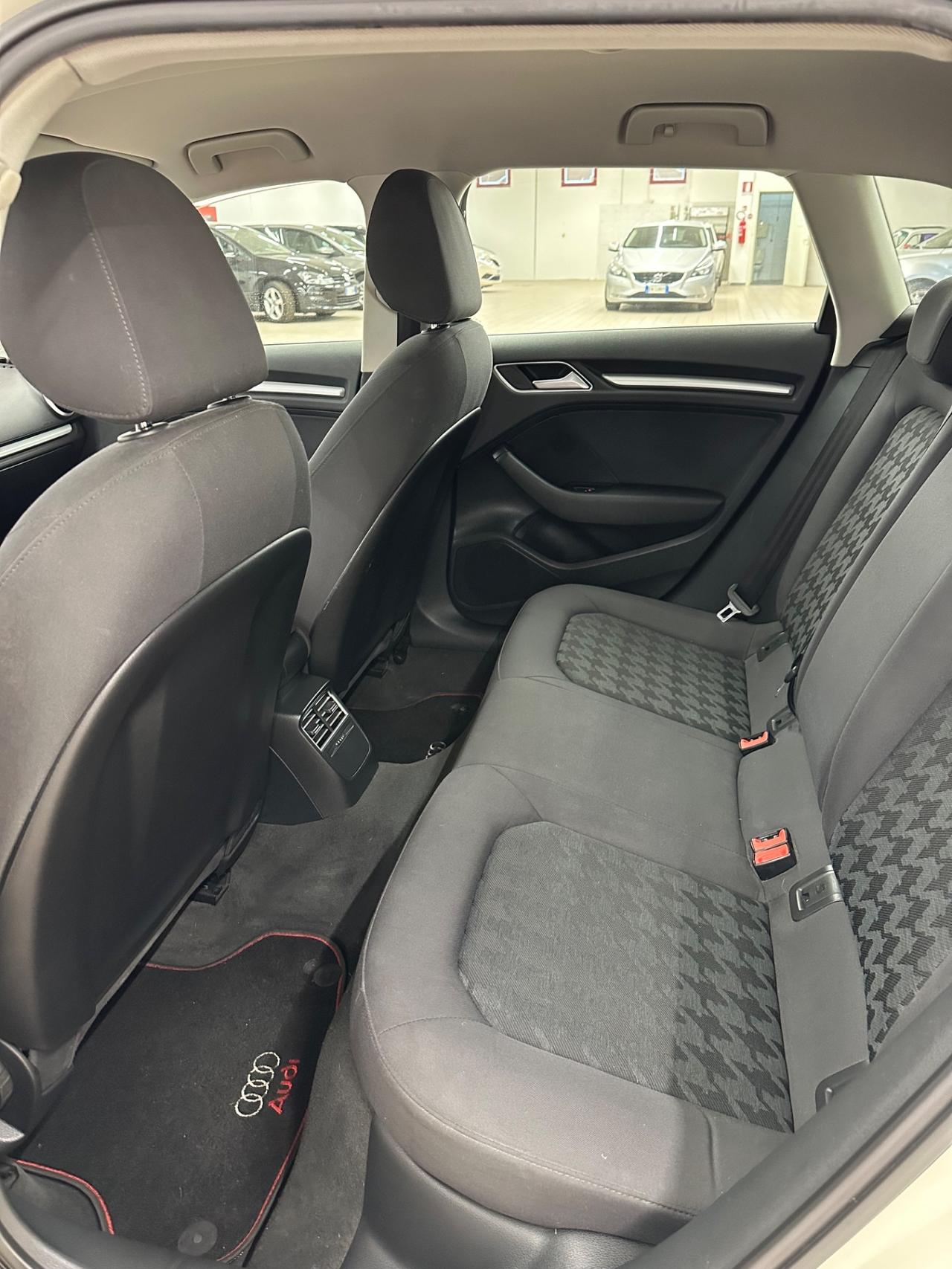 Audi A3 SPB 1.6 TDI clean diesel S tronic Business