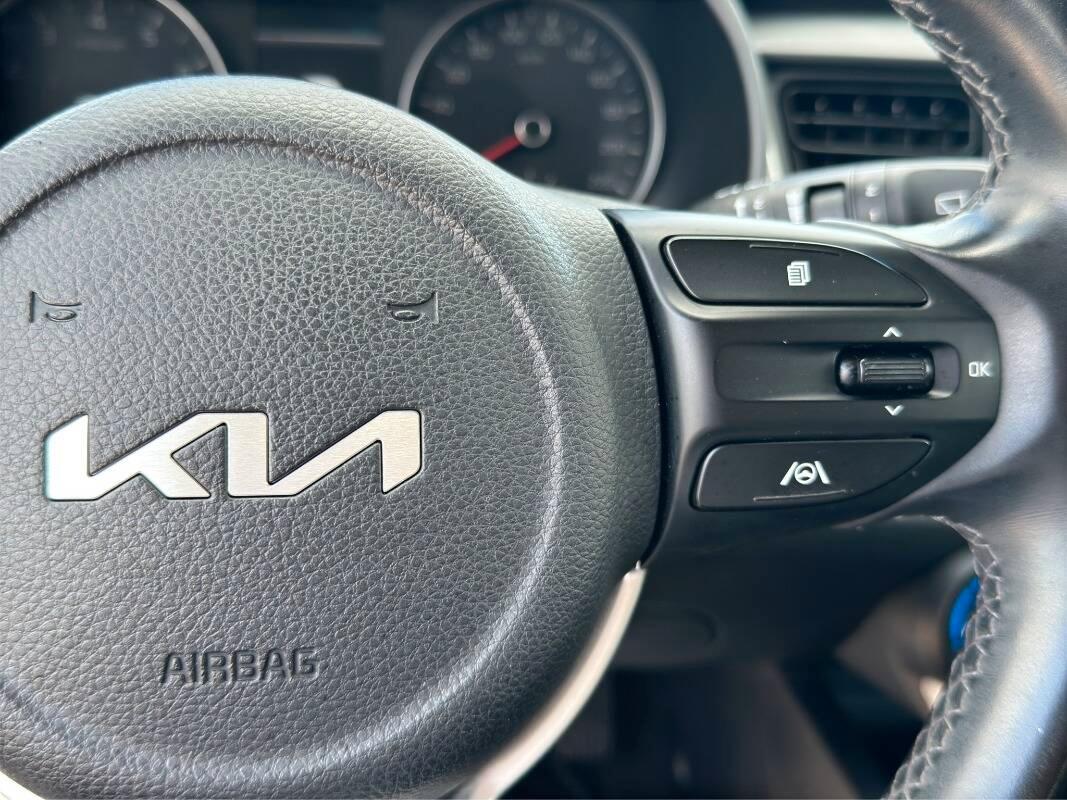 Kia Stonic 1.0 t-gdi mhev Style 100cv CON TELECAM E CARPLAY