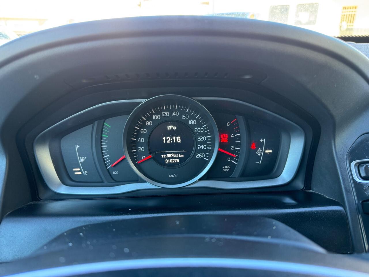 Volvo XC 60 XC60 D3 R-design Momentum