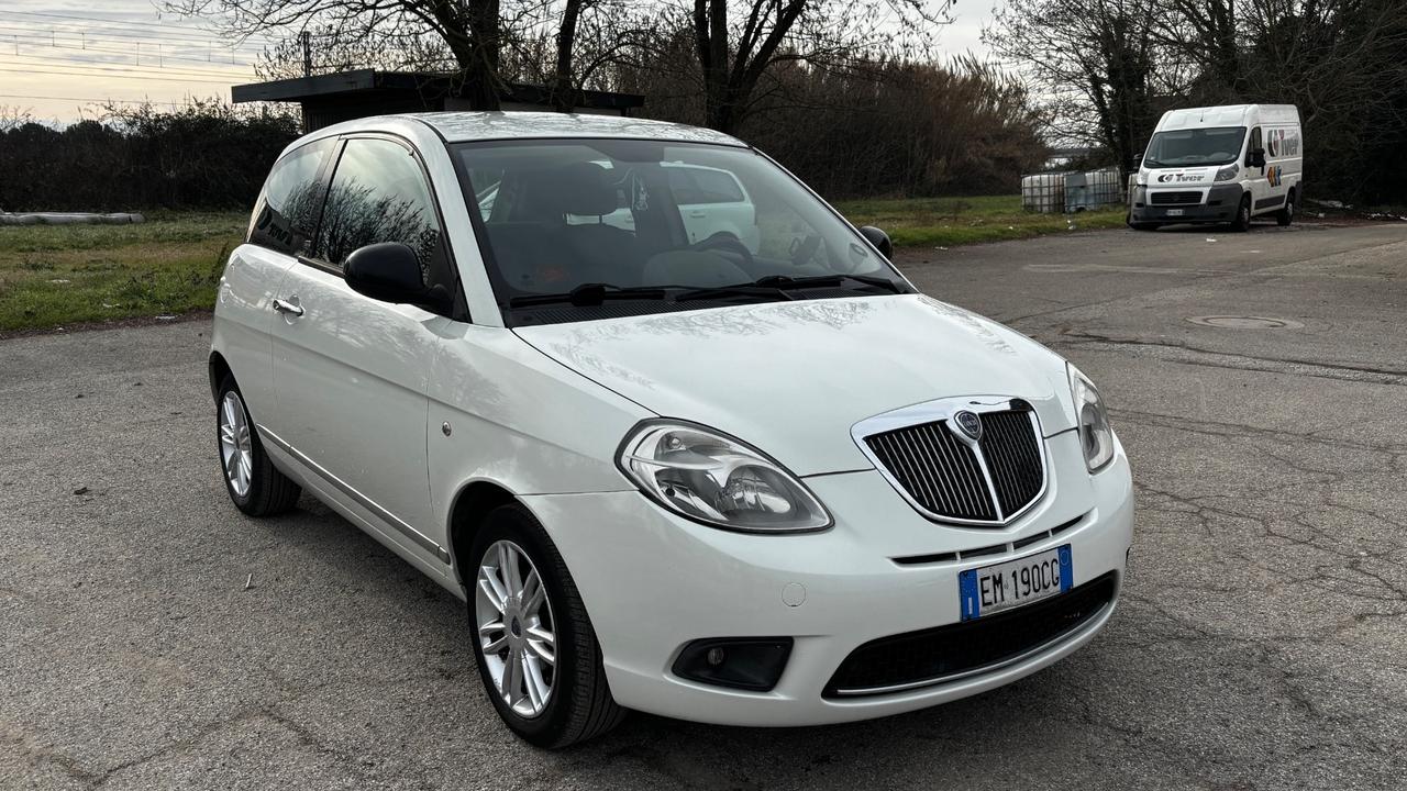 Lancia Ypsilon 1.4 Unyca Ecochic GPL