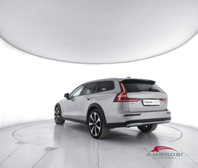VOLVO V60 Cross Country 2.0 b4 Plus awd auto