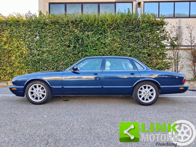 JAGUAR XJ8 4.0 V8 32V 284 CV Automatic Executive