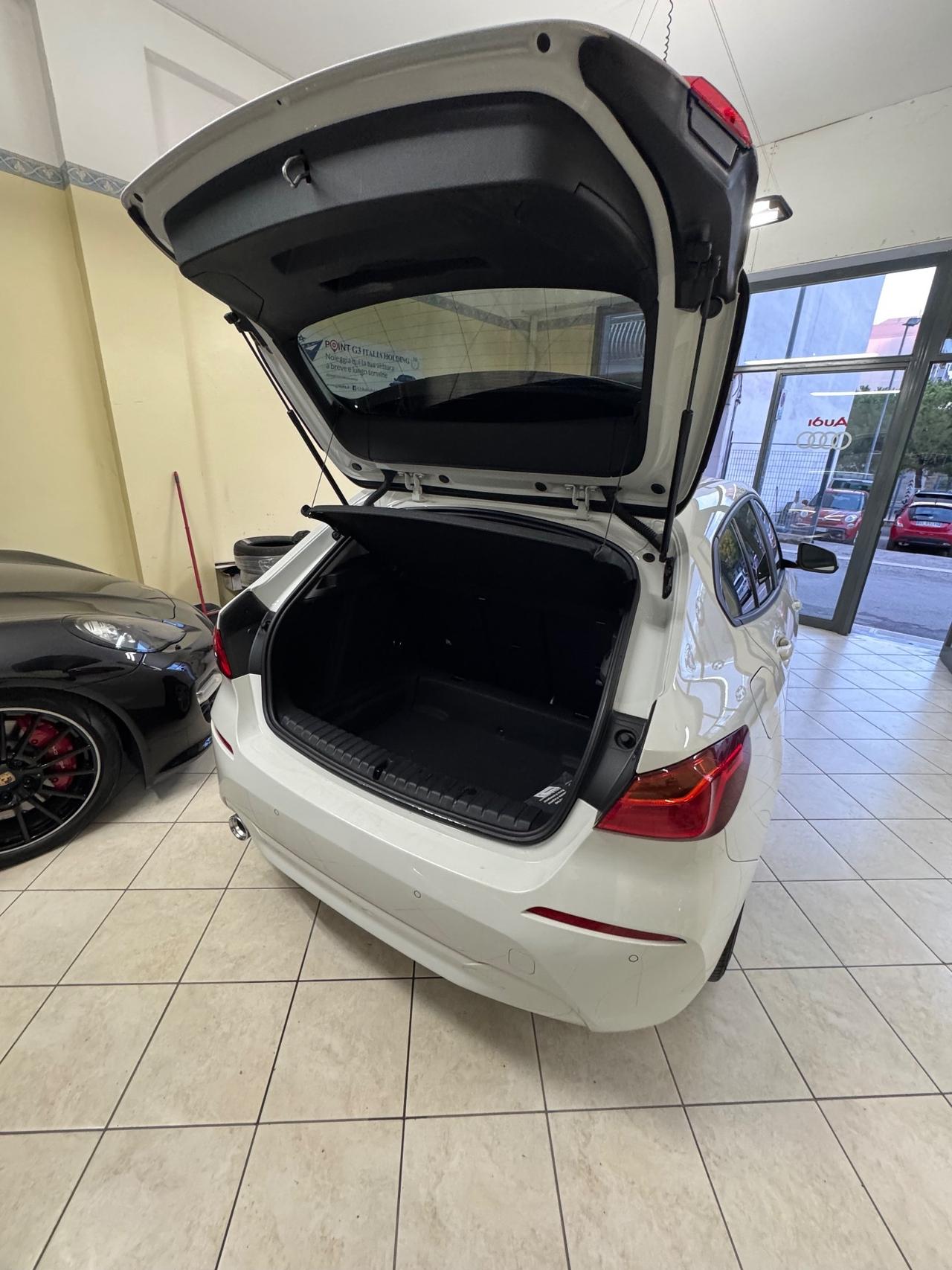 Bmw 116 116d 5p. Business Advantage
