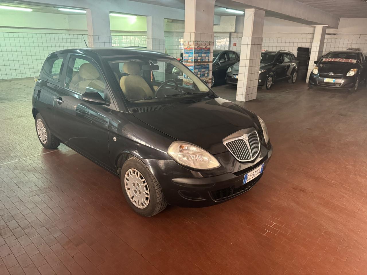 Lancia Ypsilon 1.3 MJT 75 CV Argento