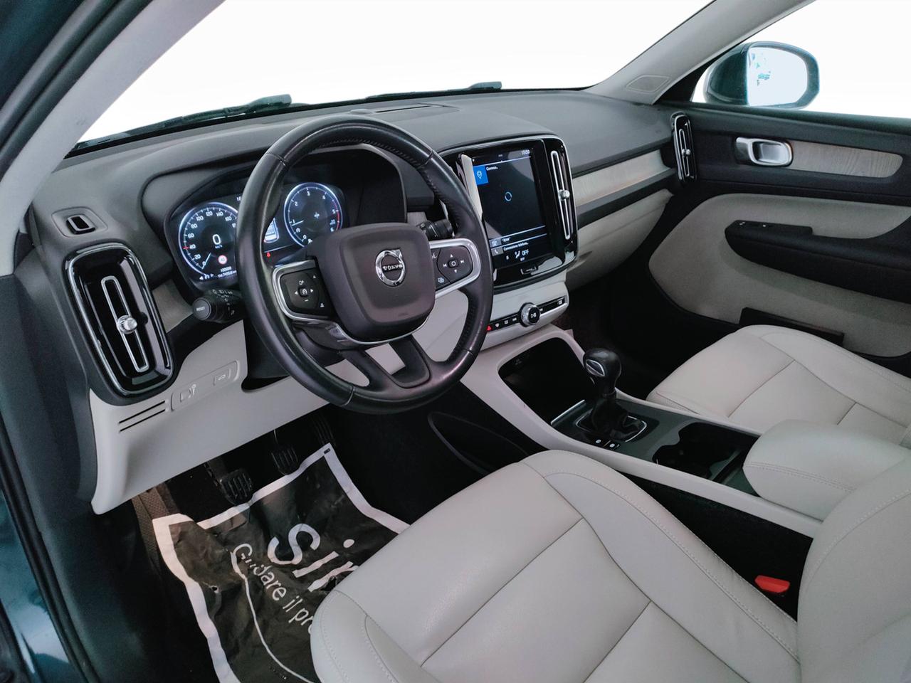 VOLVO XC40 - XC40 2.0 d3 Inscription