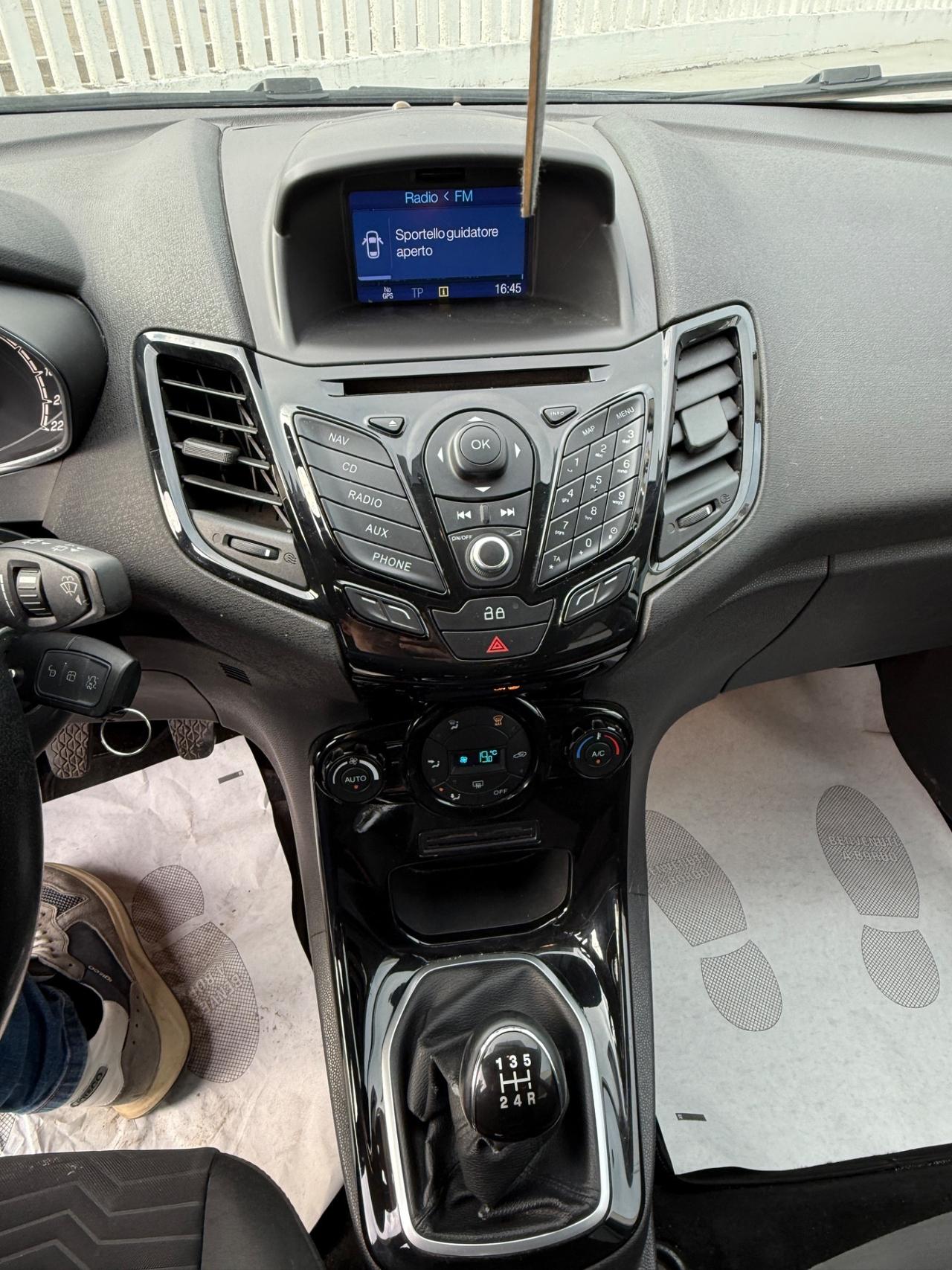 Ford Fiesta 1.5 TDCi 75CV 5 porte Titanium