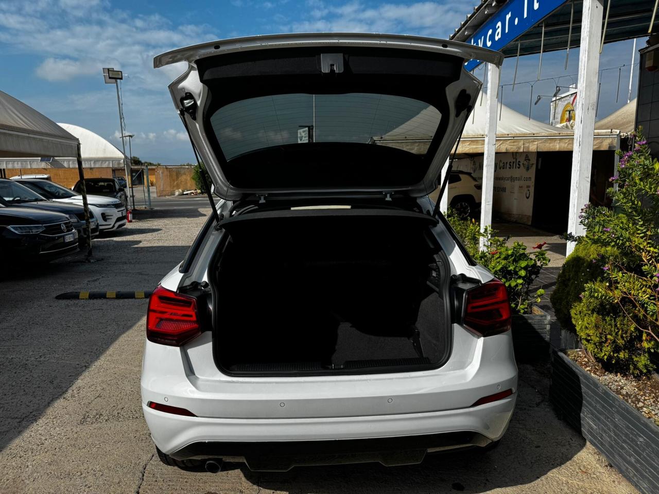 Audi Q2 30 TDI S tronic Identity Black