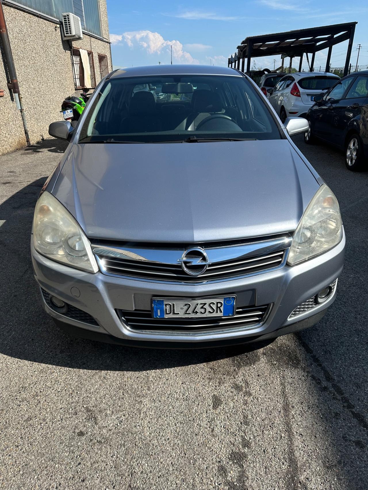 Opel Astra 1.6 16V VVT 5 porte Cosmo