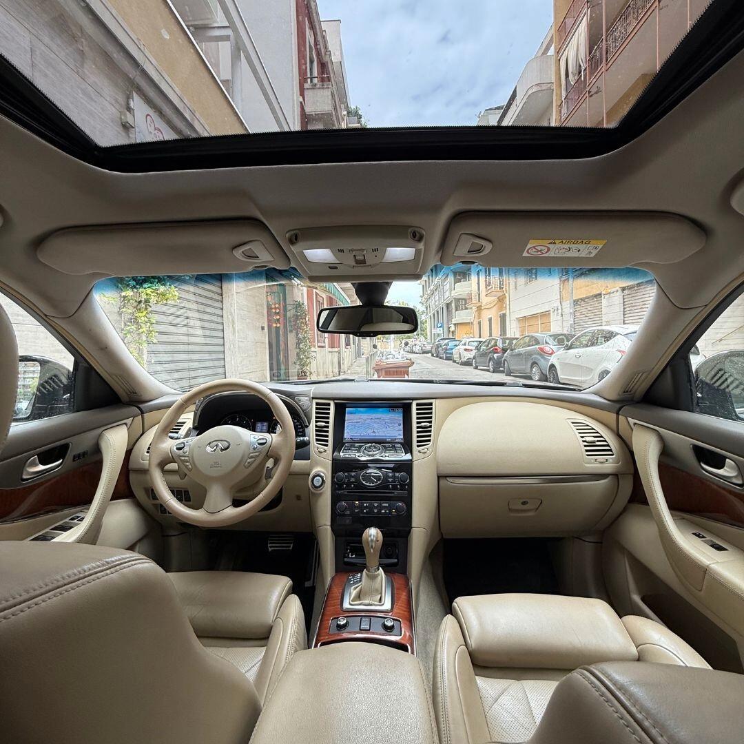 Infiniti QX70 3.0 diesel V6 AT GT Premium