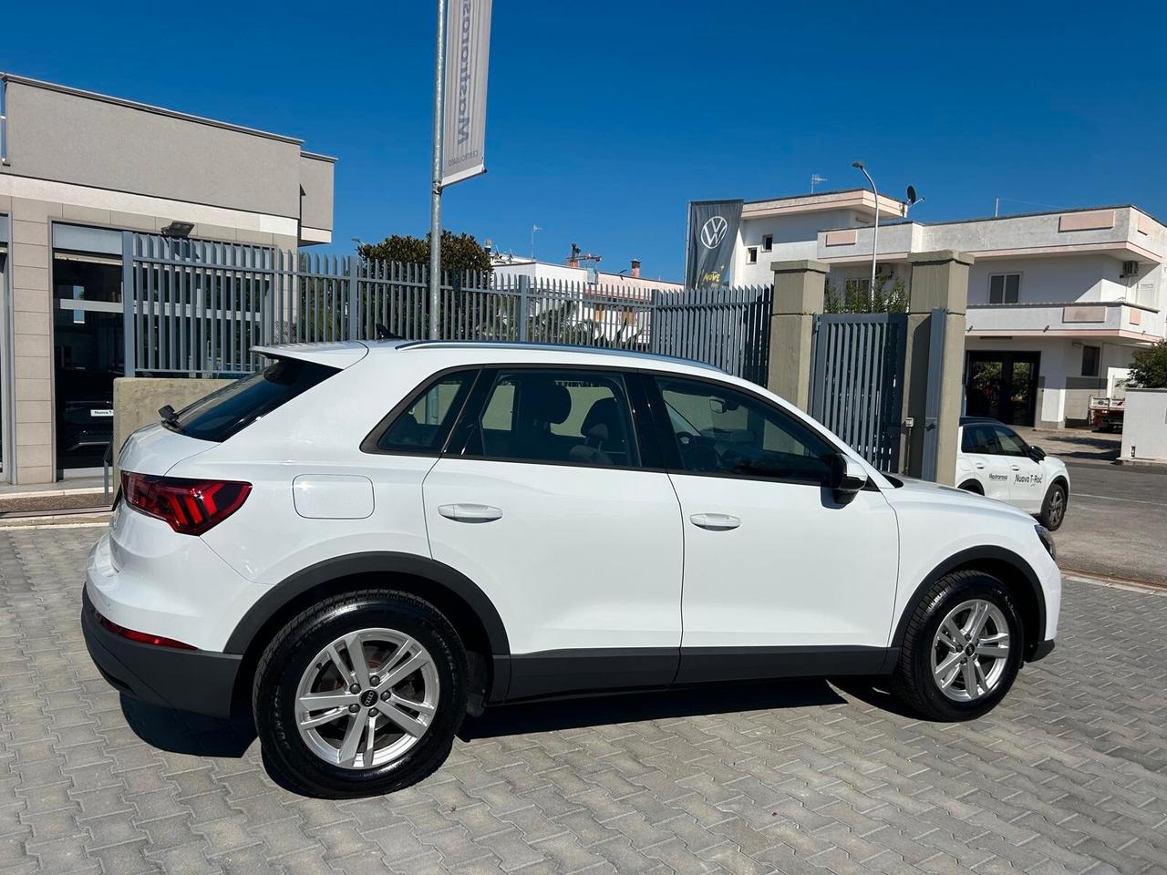 Audi Q3 35 TDI S tronic Business