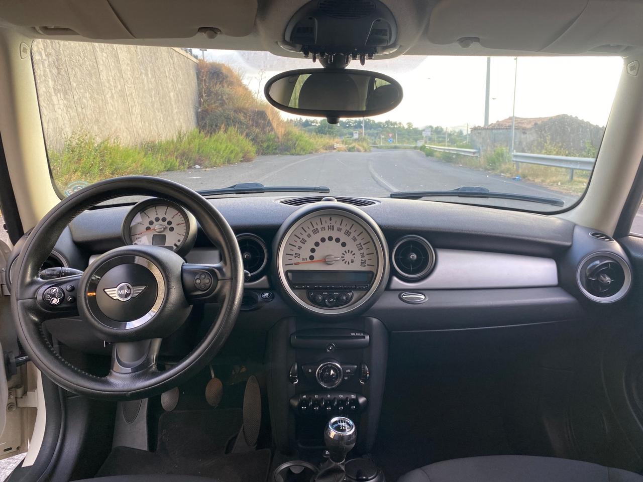 Mini Cooper 1.6 Diesel 109cv