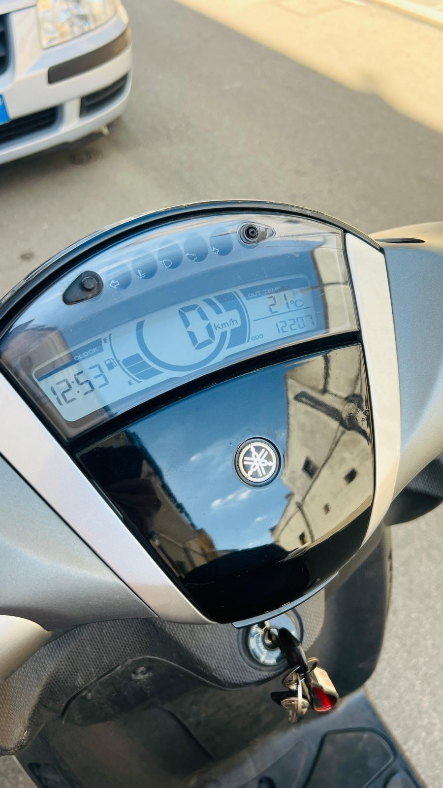 Yamaha Xenter 125 12.000 km