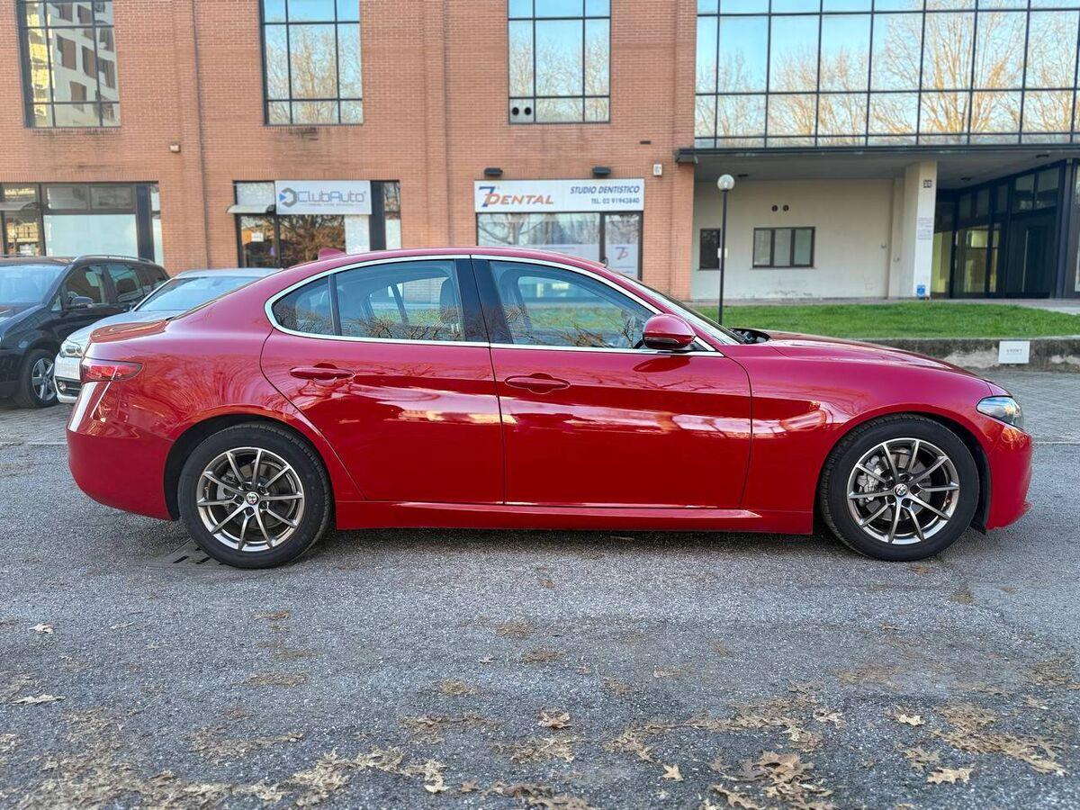 Alfa Romeo Giulia 2.2 t Giulia 150cv