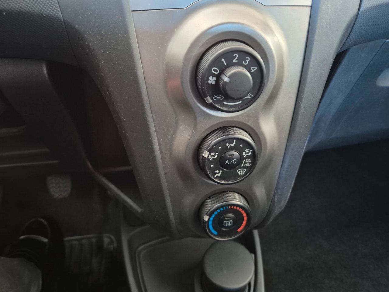 Toyota Yaris 1.0 5 porte Now