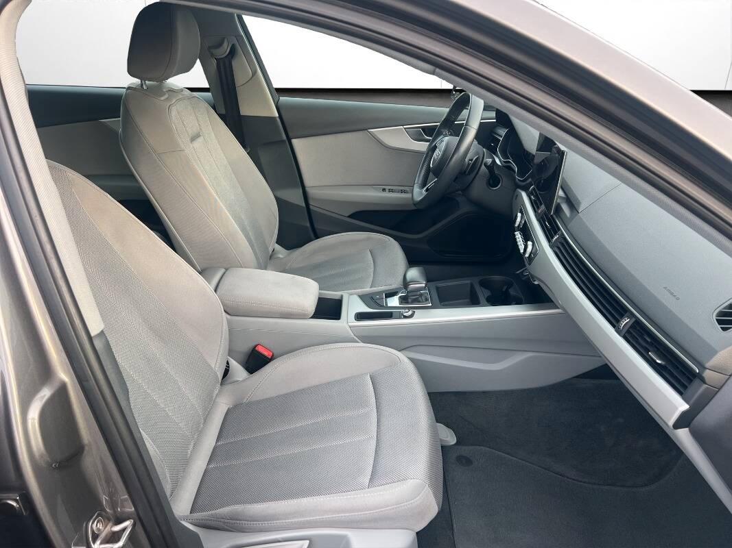 Audi A4 Avant 30 2.0 tdi mhev Business Advanced 136cv s-tronic