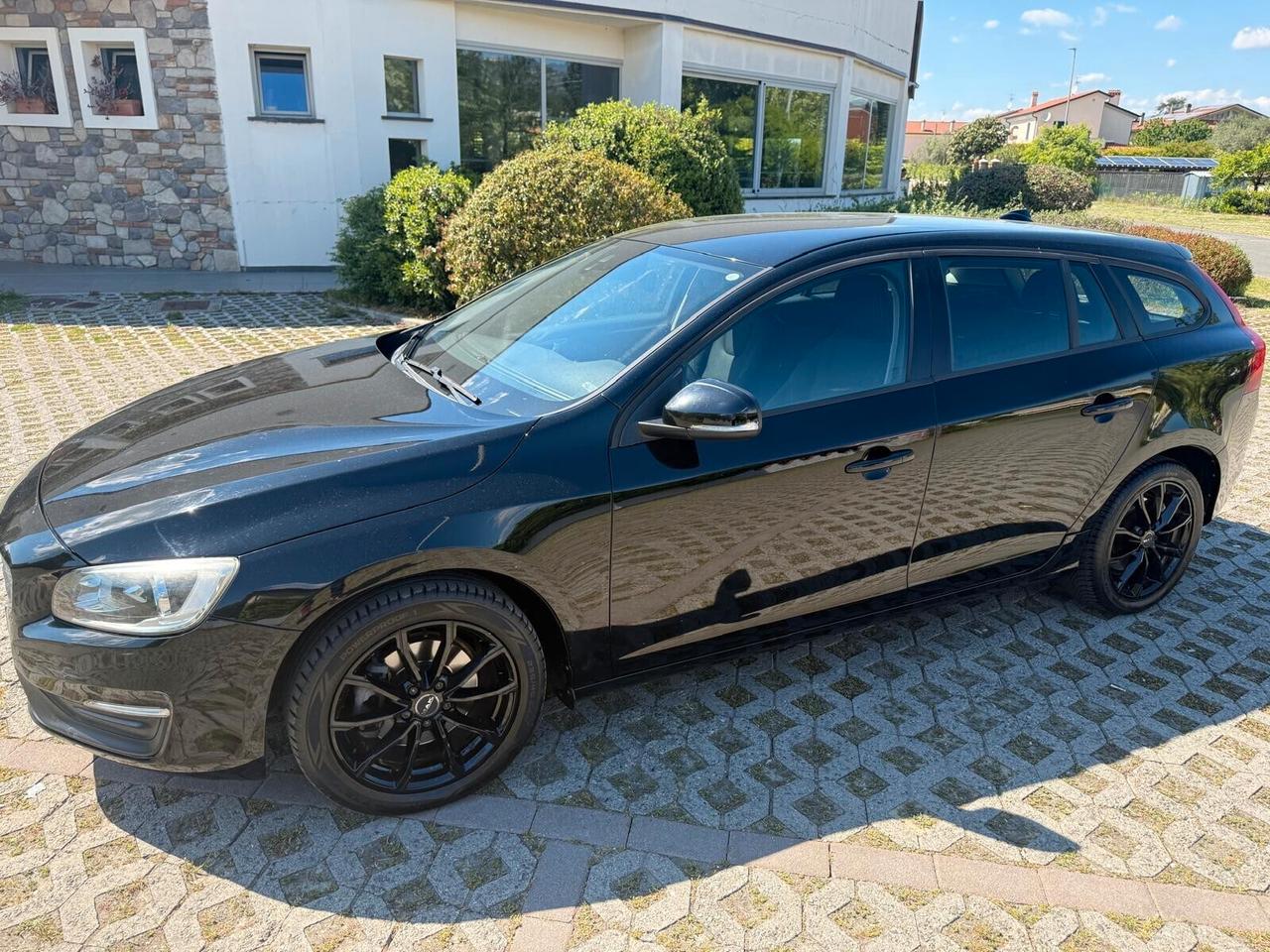 Volvo V60 D2 Geartronic Summum